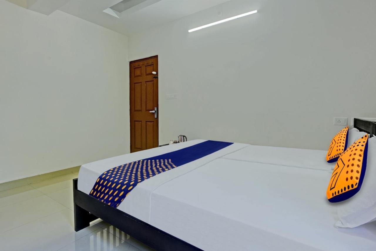 Hotel O Royal Residency Erattupetta 外观 照片